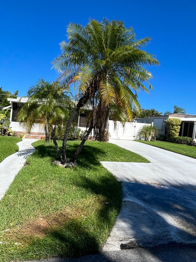 Photo - 8145 SE Wren Ave