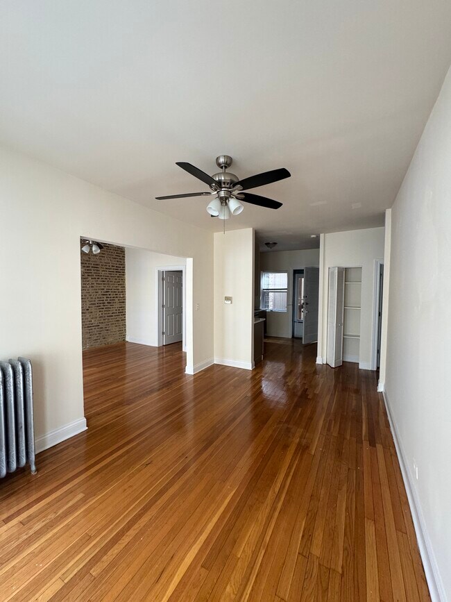 Photo - 4836 W Belle Plaine Ave