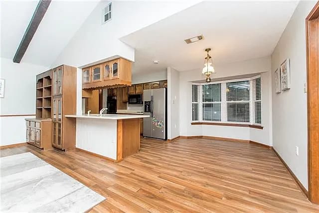 Photo - 217 Lovers Ln