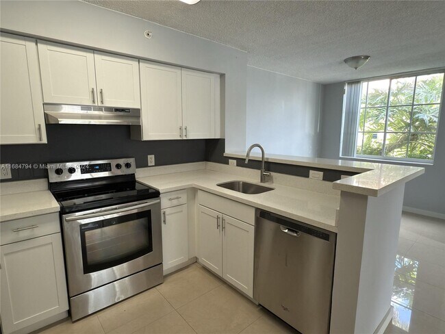 Photo - 12118 St.Andrews Pl Unidad 107