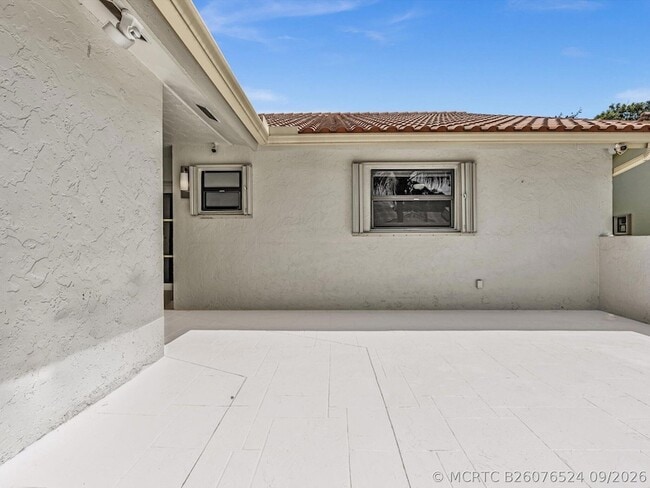 21578 Altamira Ave