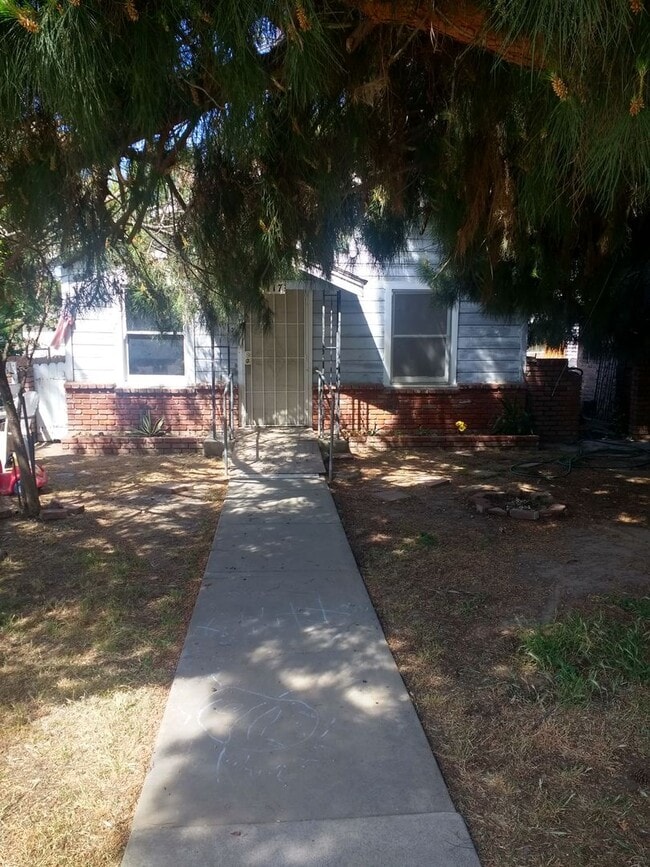 Photo - 2 Br 1 Ba available Now