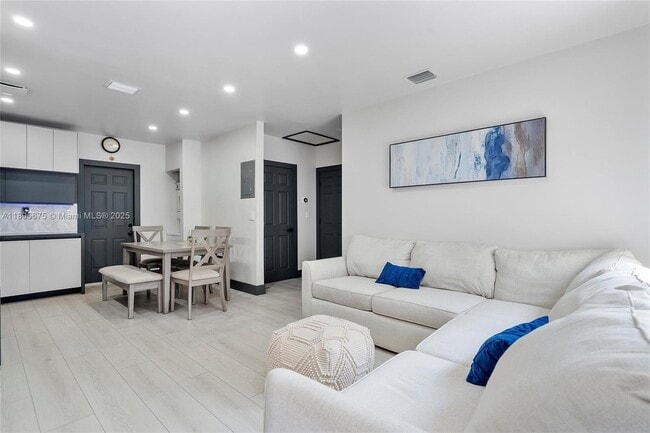 Photo - 100 NE 71st St Unidad 100