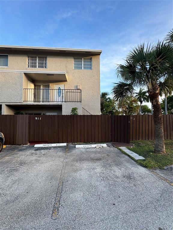 Building Photo - 15690 SW 82nd Cir Ln Unit 9-12