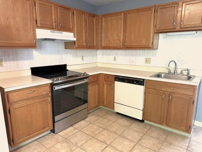 Photo - 176 Lincoln St Unit 176 Lincoln St -  9