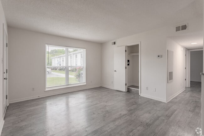 2BR,1BA,-975SF, The Brooke