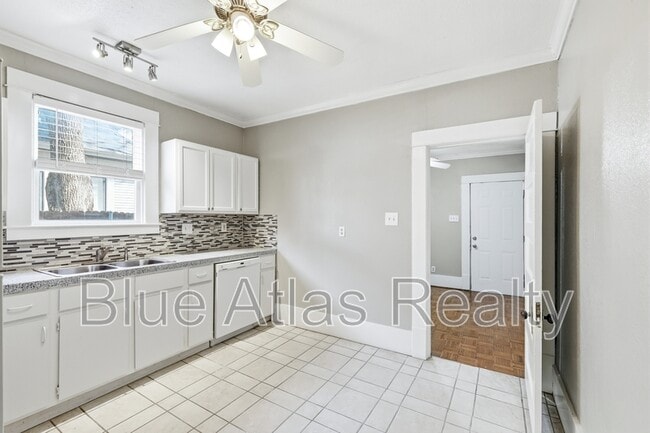 Photo - 4822 Worth St