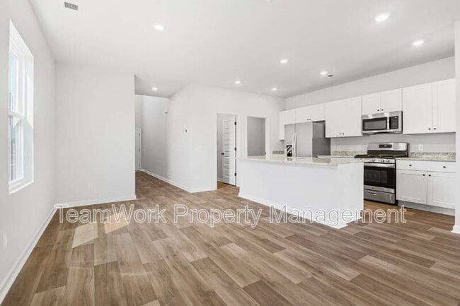 Photo - 376 Tiliwa St