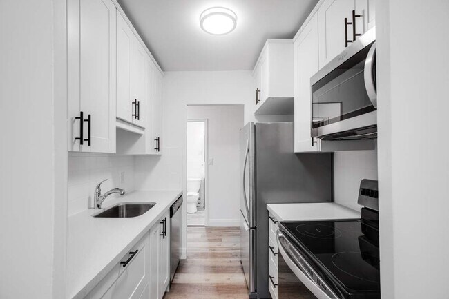 Photo - 345 Lonsdale