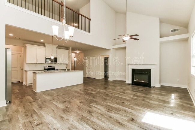 Photo - 140 Stewart Glen Dr