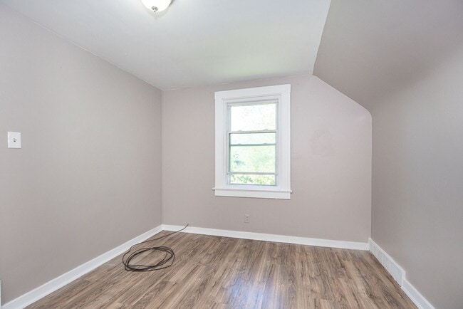 Building Photo - 3408 E 140th St Unit 3408 E 140 ST-  2 Rental