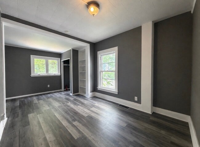 Photo - 1042 Elmwood Ave Unit 3