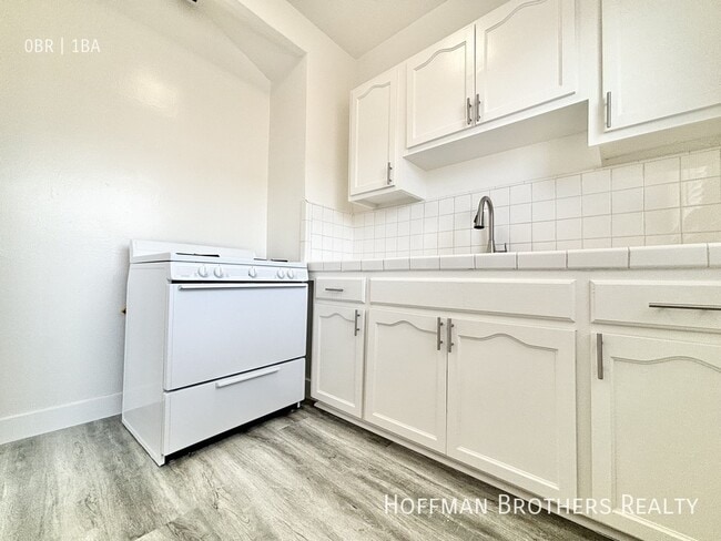 Photo - 147 Normandie Ave Unit 304