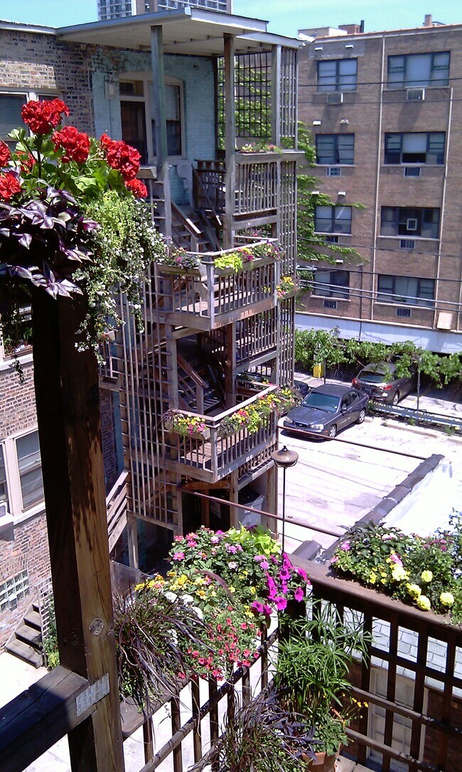 Photo - 5751-53 N Winthrop Ave.