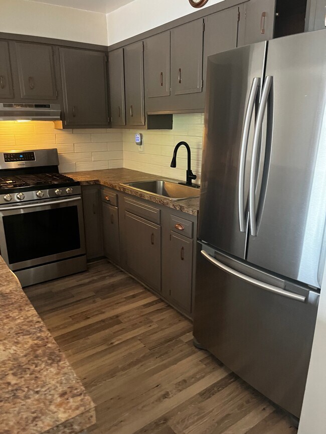 Photo - 127 E Village Rd