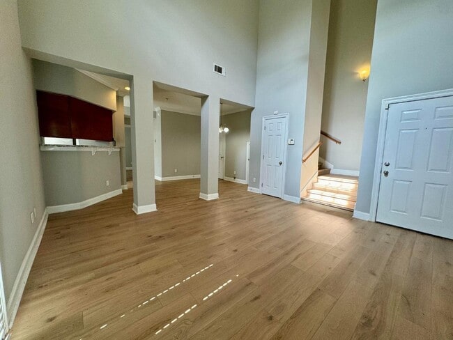 Photo - 3218 Veterans Memorial Pky