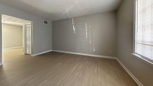 Photo - 2 & 3 Bedroom Townhomes in West Ashley Unit E