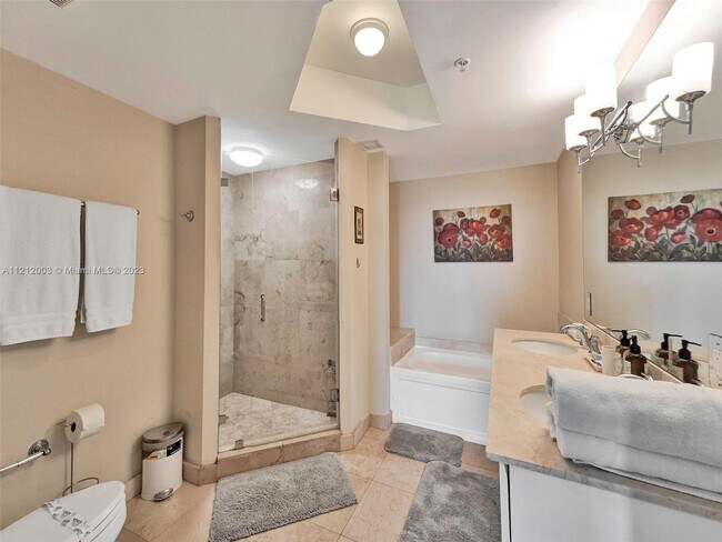 Building Photo - 17555 Atlantic Blvd Unit 806