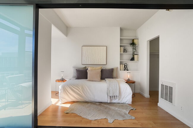 Photo - 1 Daniel Burnham Court Unit 407