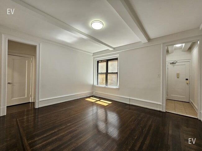 Building Photo - 140 W 55th St Unit 7B