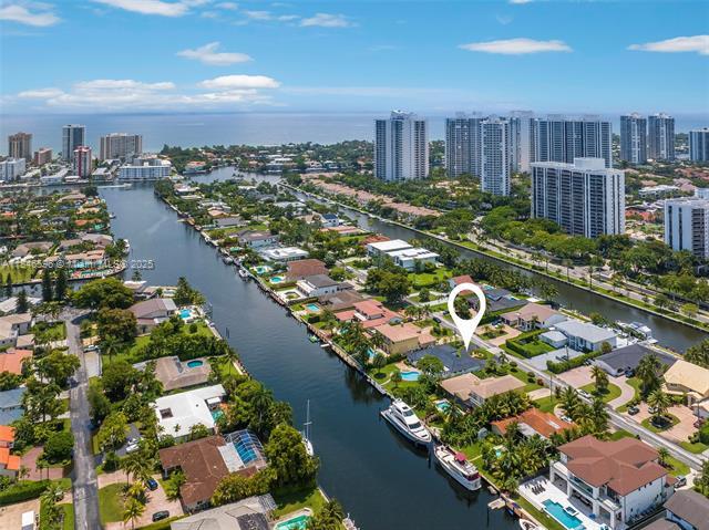 Photo - 430 Holiday Dr