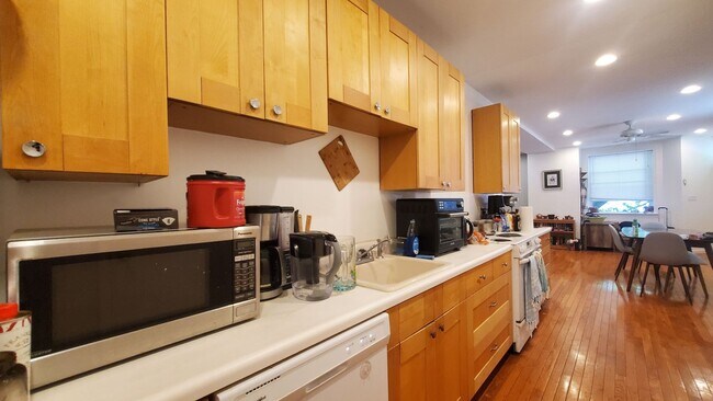 Photo - 400 15th St SE Unidad A (downstairs)