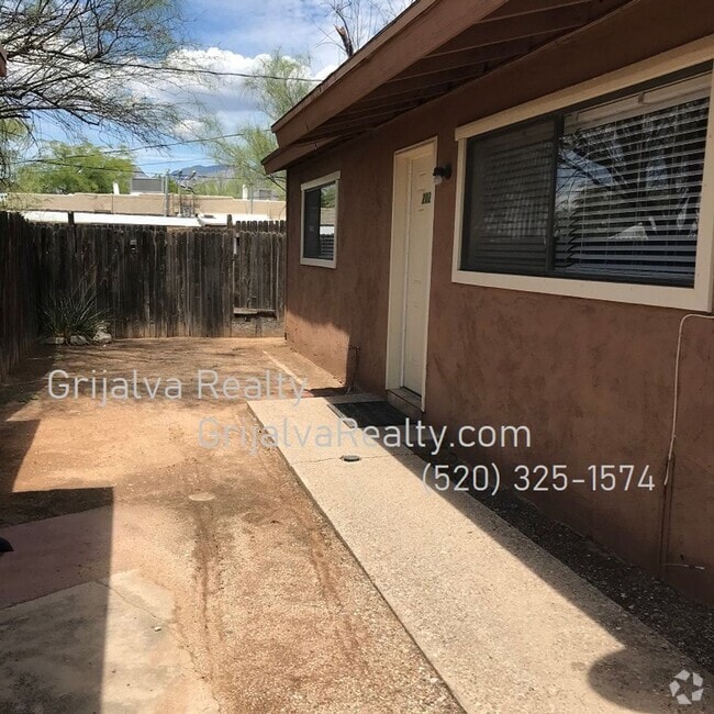 Building Photo - 2020 N Madelyn Ave Unit 2024 Rental