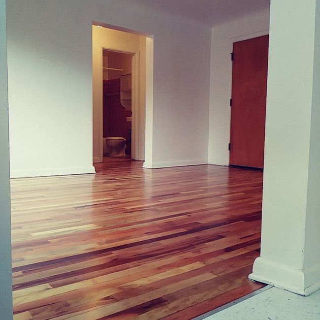 Photo - Don Edward Apartments