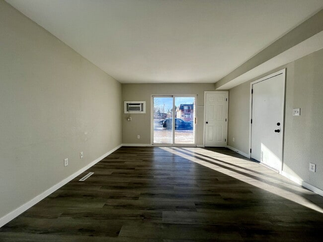 Photo - Conveniently located updated 2 bedroom! Unit B
