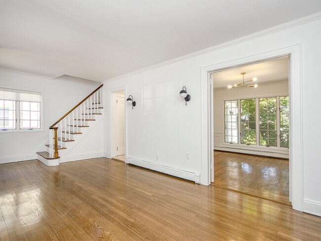 Photo - 121 Hillcrest Ave