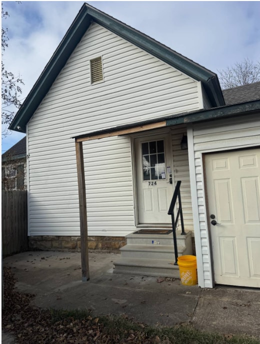 Photo - 724 E Delaware Ave