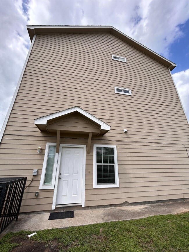 Building Photo - 6837 Larkstone St Unit A