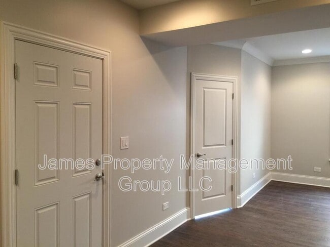 Photo - 5920 N Artesian Ave Unidad # 2