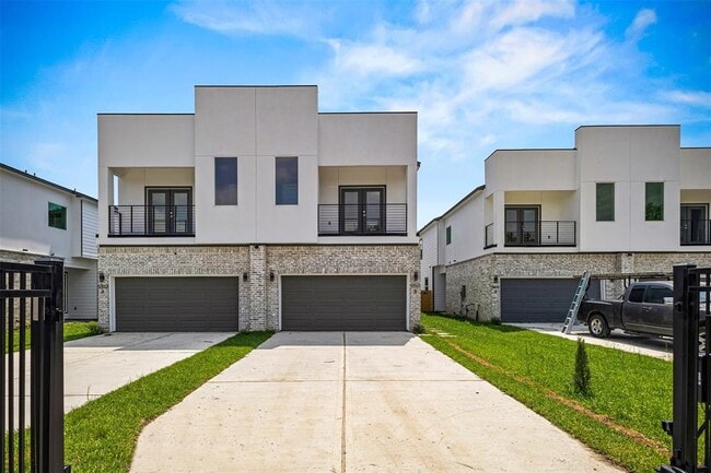 Photo - 5510 Pershing St Condo