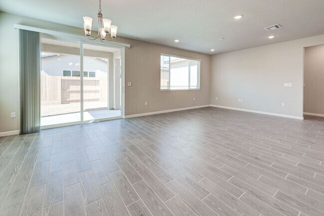 Photo - 853 Eclipse Ln
