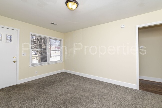 Photo - 4622-4624 Arlington Street - Inside CoC - R09216-08-01 Unit 4624