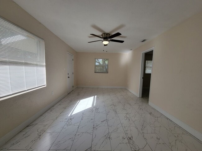 Photo - 1723 35th St Unidad 1723 35th Street