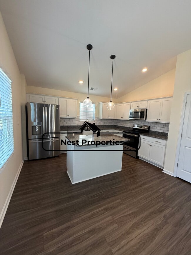 Photo - 301 Ollivander Ln