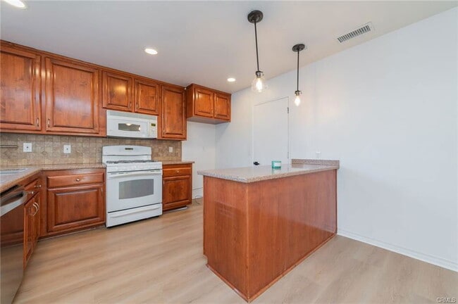 Photo - 1817 N Symphony St