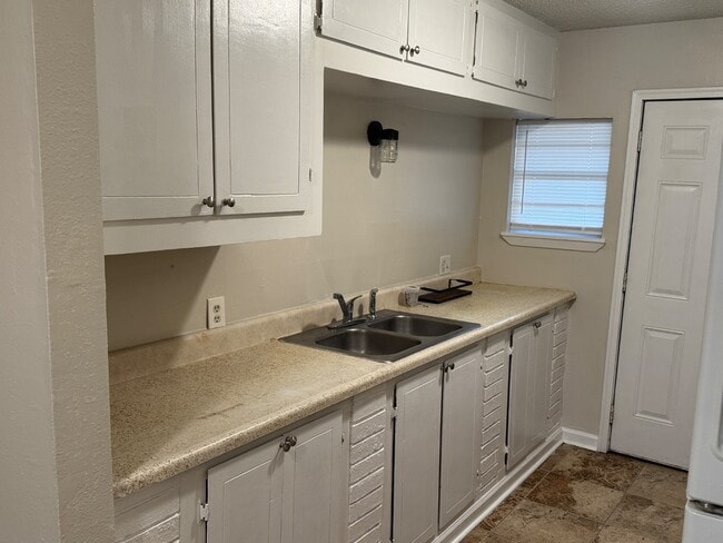 Photo - 221 Farrell St