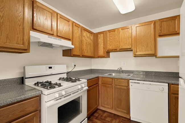 5105-202 - 5105 10th Pl S Unit 5105-202