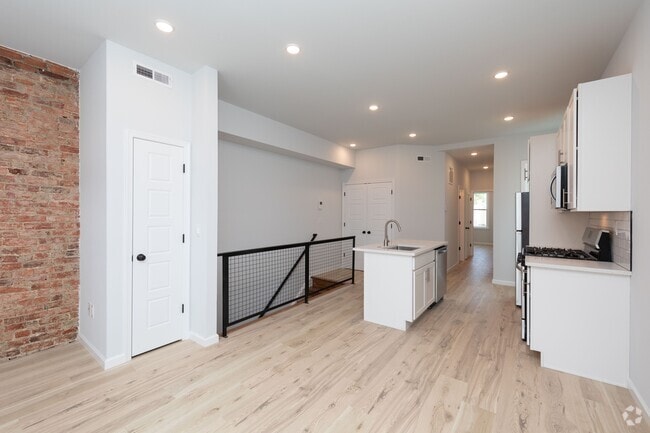 Building Photo - 2911 W Clearfield St Unit B Rental