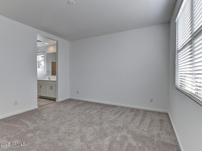 Photo - 4423 W Allen St