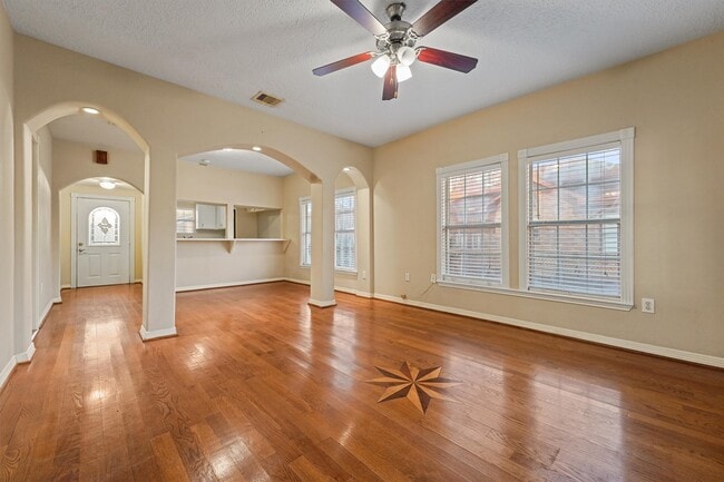 Photo - 1615 Airline Dr