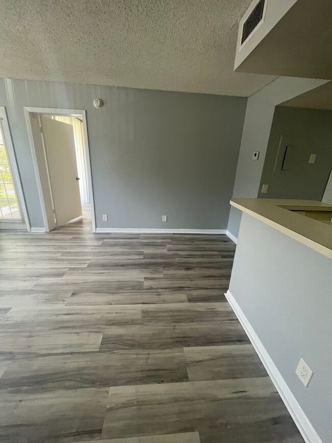 Photo - ONE BEDROOM ONE BATHROOM!! WATERFRONT COMMUNITY Unit 110