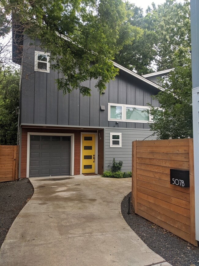 Photo - 507 Franklin Blvd Unidad 2