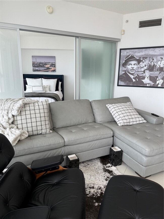 Photo - 1750 N Bayshore Dr Unidad 5114