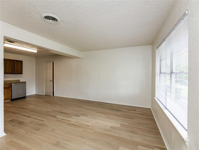Photo - 2045 Avis Cir