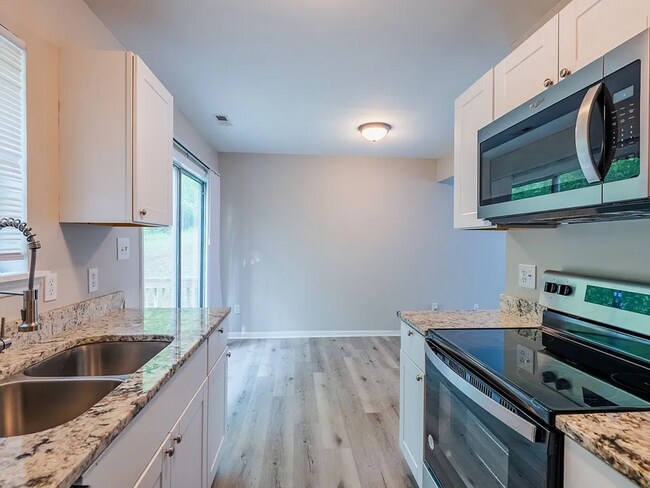 600-635 Hilltop Dr