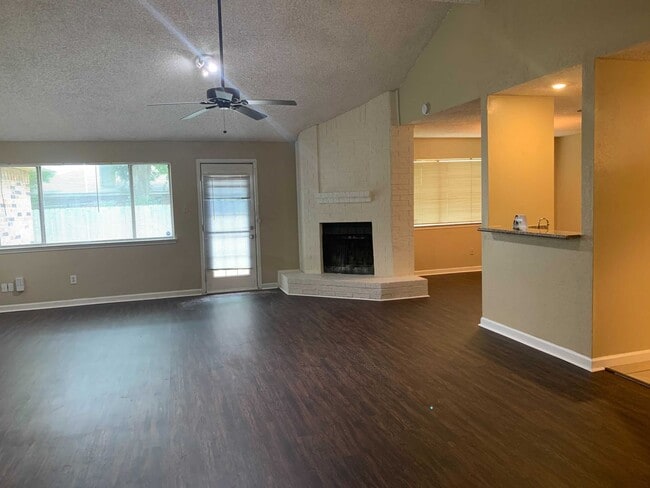 Photo - 2621 Carrington Ln